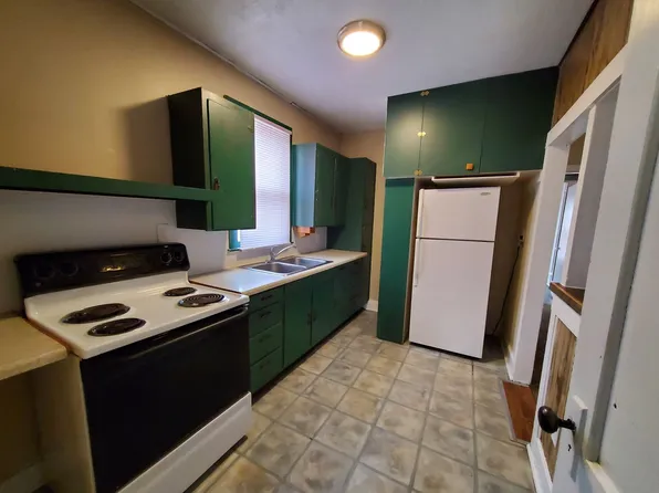 514 14th St, Clay Center, KS 67432