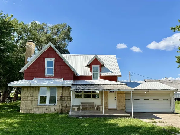 1108 G Ave, Dwight, KS 66849