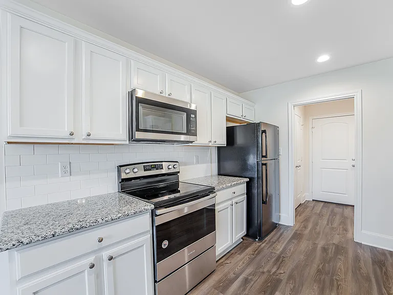 815 E Grande Blvd #R-102 — Photo 7