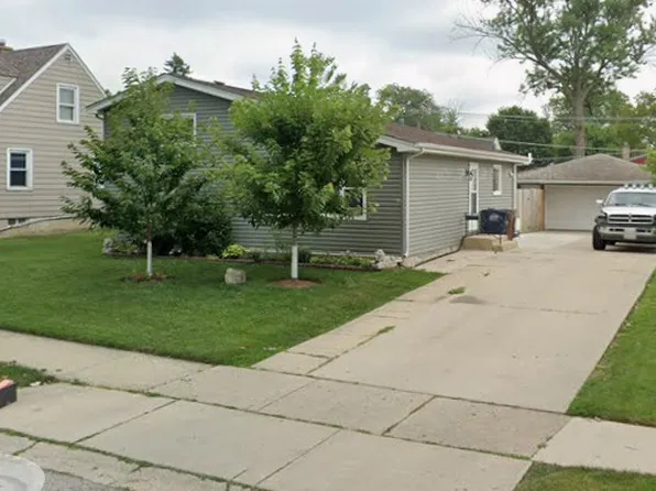485 N Chatham Ave, Villa Park, IL 60181