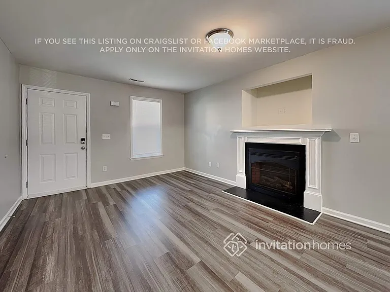 101 Blackthorne Ct — Photo 5