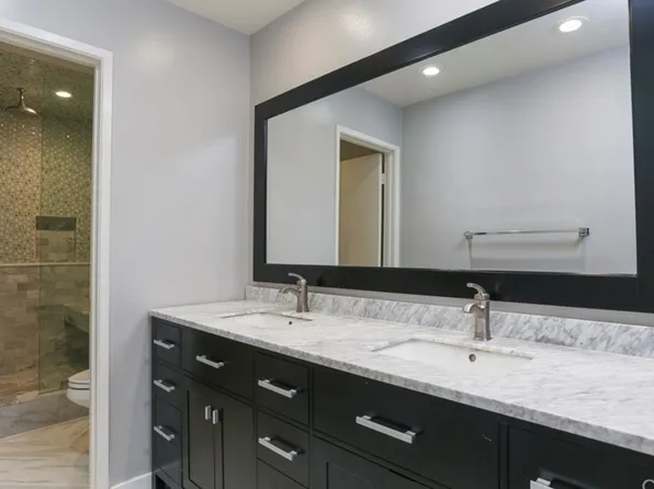 21372 Brookhurst St, Huntington Beach, CA