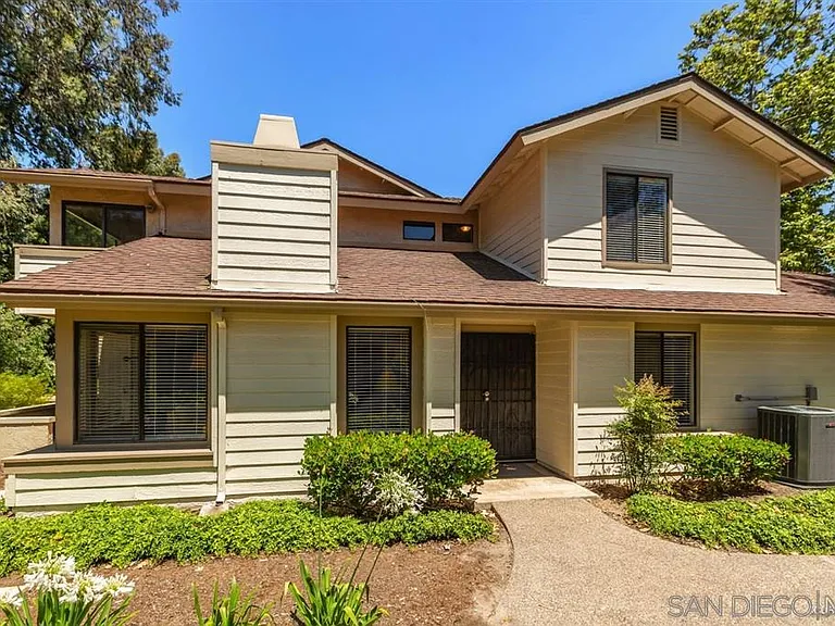 10470 Ridgewater Ln — Photo 1
