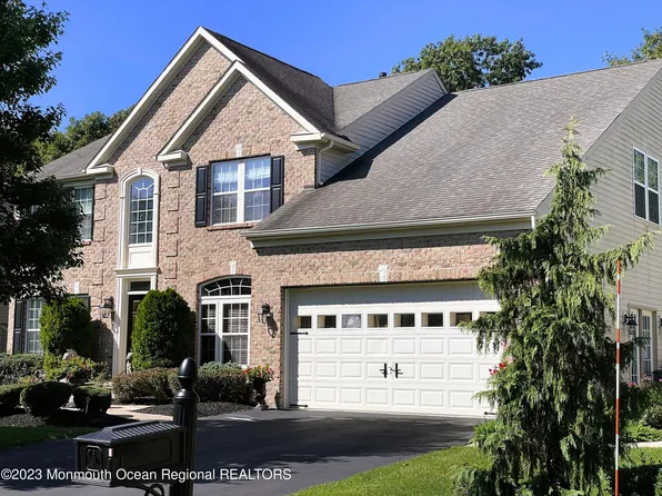 4 Carriage Way, Barnegat, NJ 08005