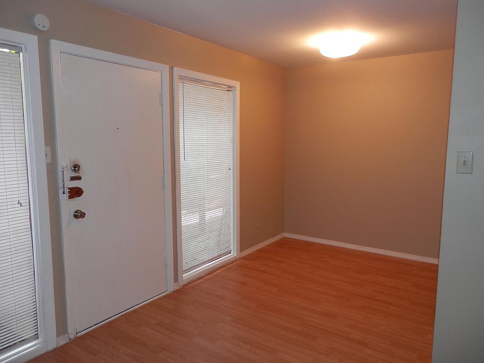1st image of 3818 Glen Arbor Dr APT 4