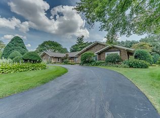 6 Pembroke Ln, Oak Brook, IL 60523