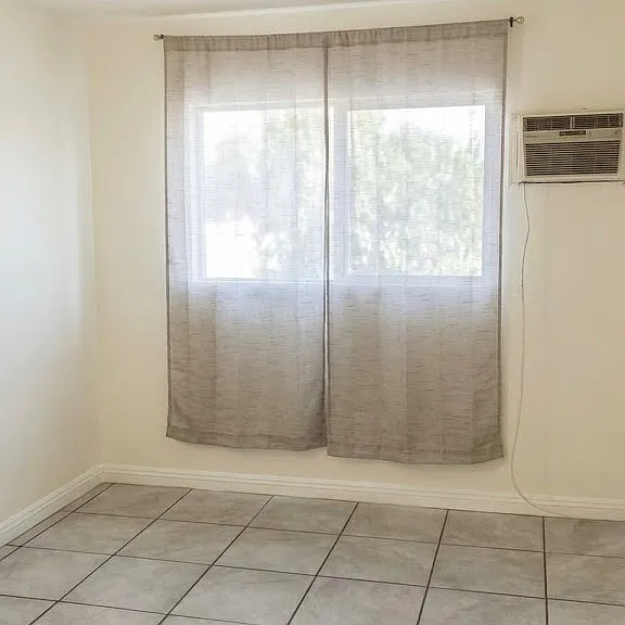 1341 W Poplar St — Photo 3