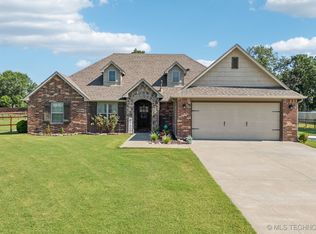 15419 Brookview Ct, Claremore, OK 74017