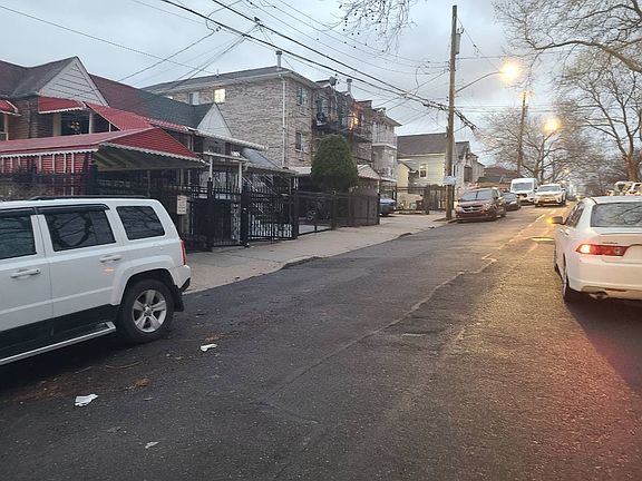 4th image of 2949 Tenbroeck Ave