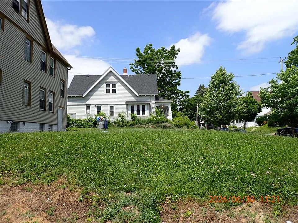 1st image of 1400 W BURLEIGH STREET #1402