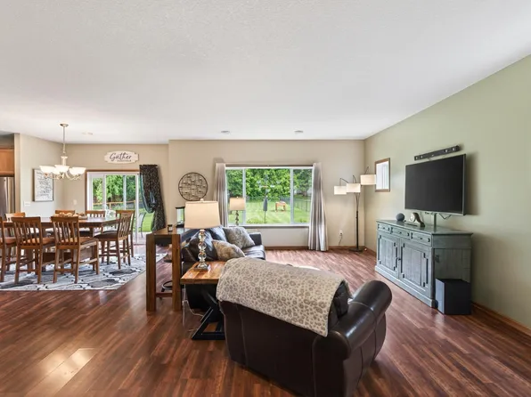 837 Boldt St, Chaska, MN 55318