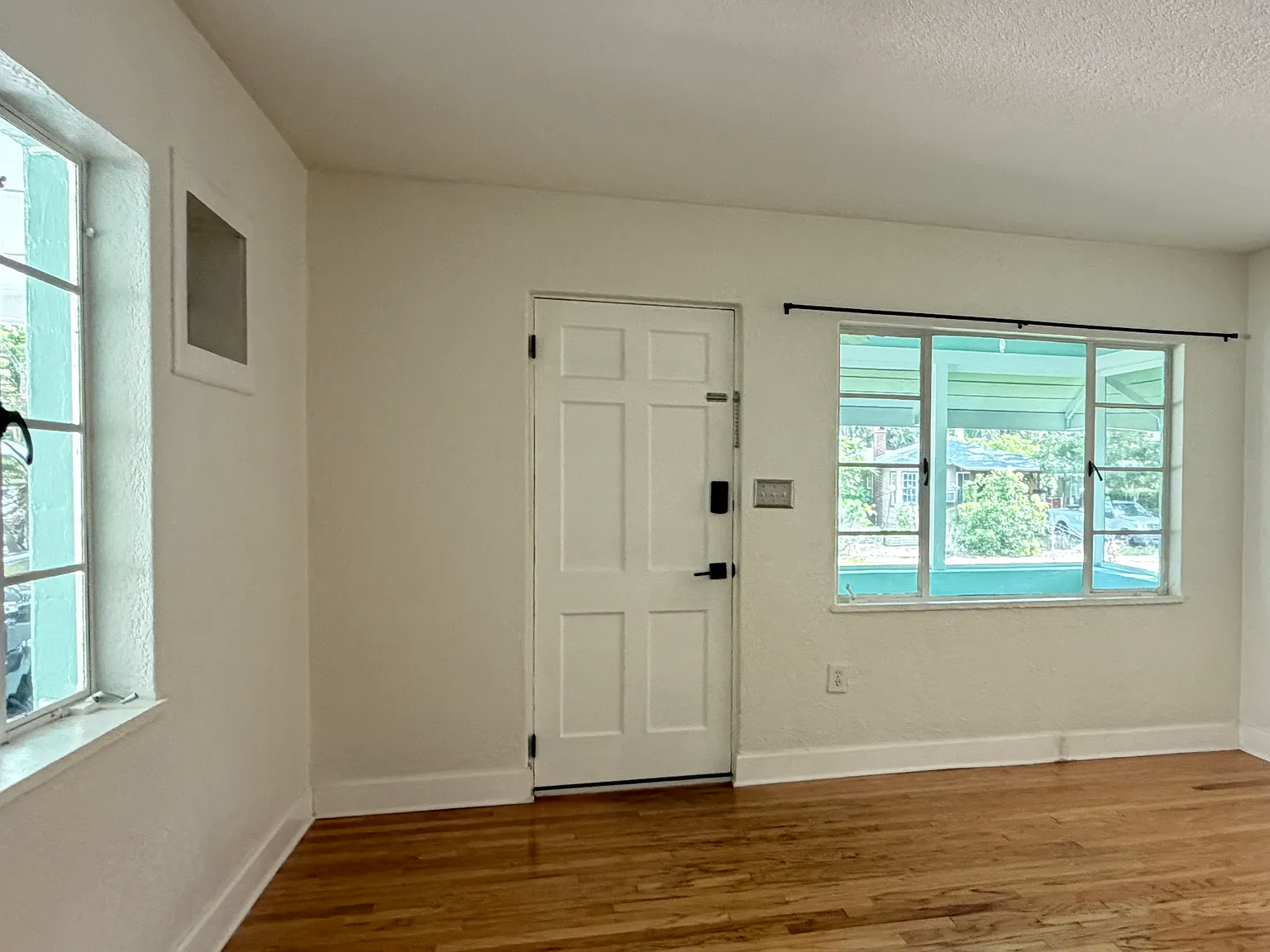1155 Marine St — Photo 4