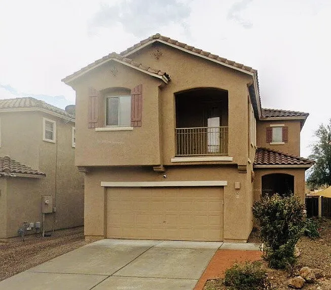 91 W Calle Gota — Photo 1