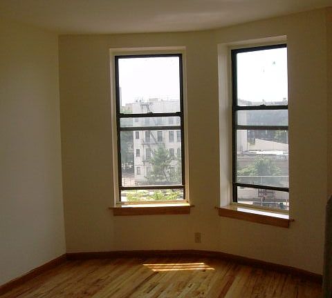 2nd image of 483 Park Pl APT 3R