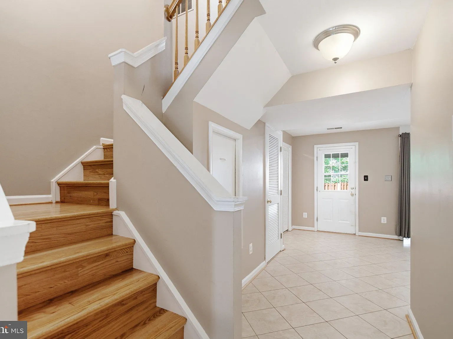 3 bed, 2.5 bath, 2128 sqft, $3,195 — Photo 4