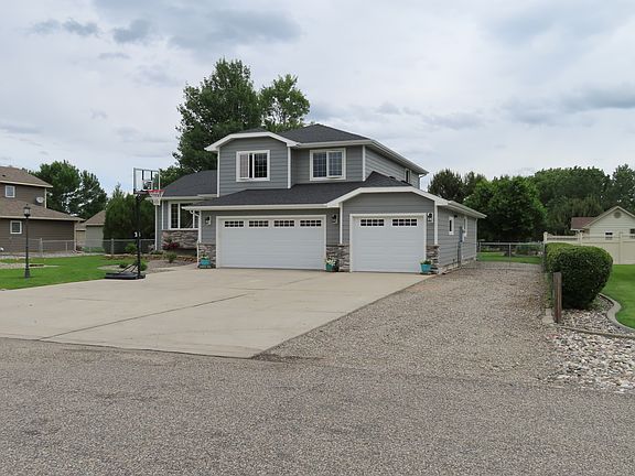 3rd image of 3513 Clearwater Dr