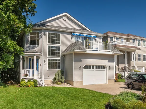 27 Broadway, Somers Point, NJ 08244