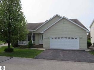 2859 Ruby St, Traverse City, MI 49684