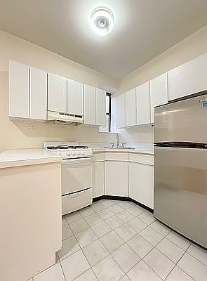 2nd image of 338 E 92nd St APT 20