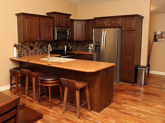 Kitchen, breakfast bar