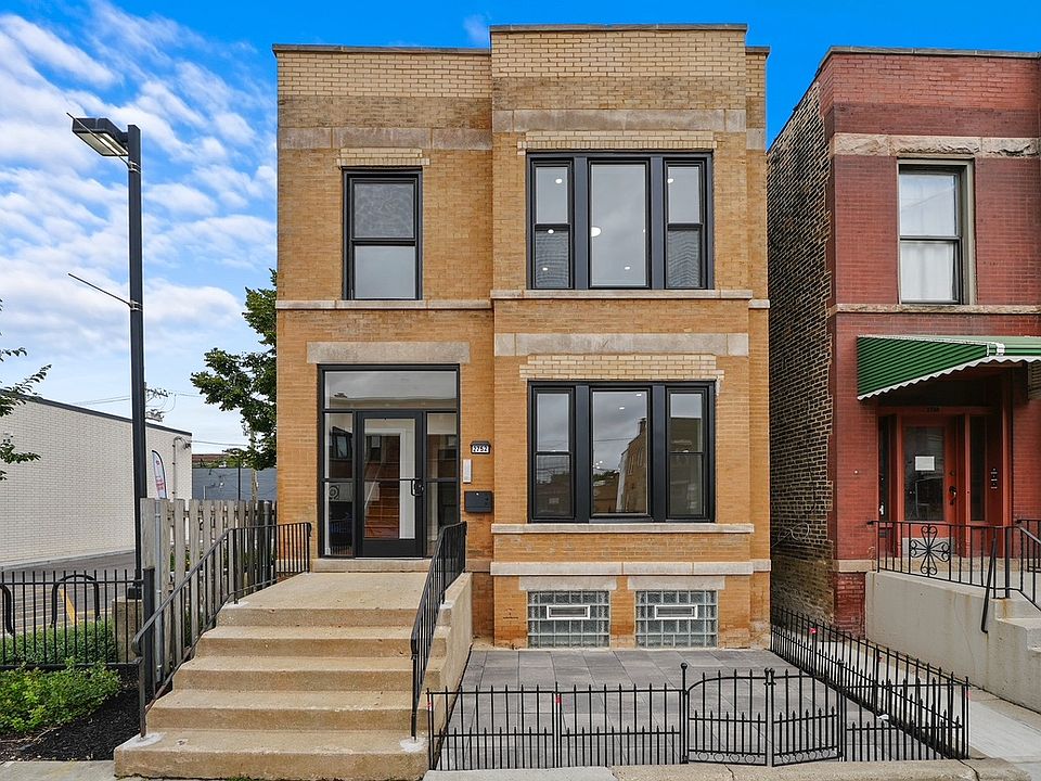 1st image of 2752 W Belmont Ave #1