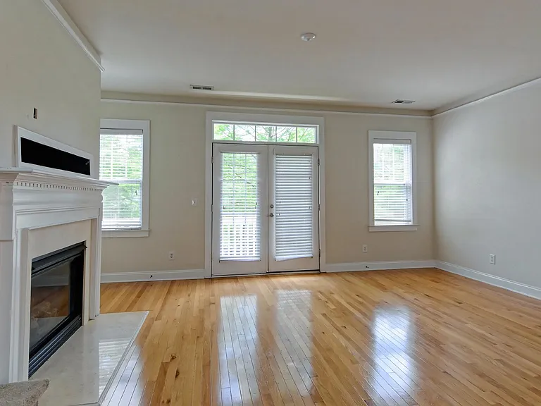 1912 Lela Ave — Photo 13