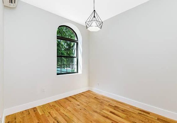 5th image of 1033 Kelly St #9