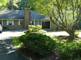 3005 N Essex Ct, Hendersonville, NC 28791