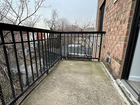 2nd image of 752 E 217th St