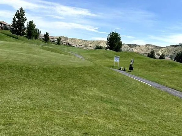 260 Canyon Blvd W, Lethbridge, AB T1K 6V1