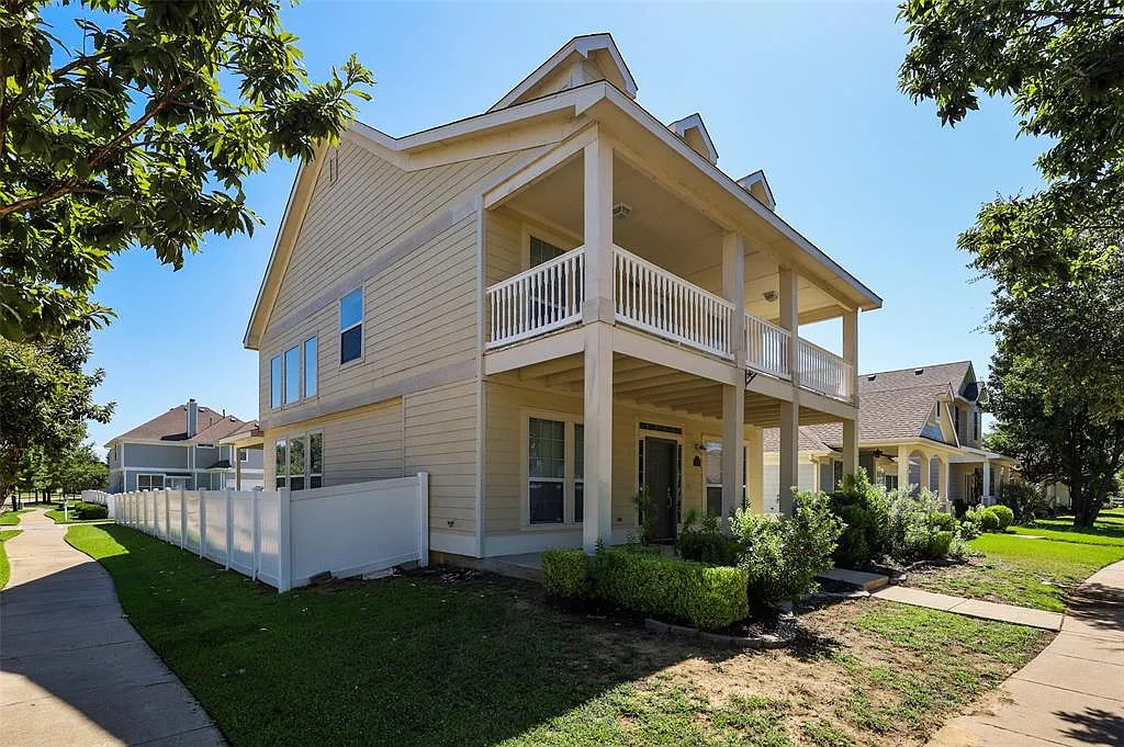 3 bed, 2.5 bath, 2263 sqft, $1,975 — Photo 2