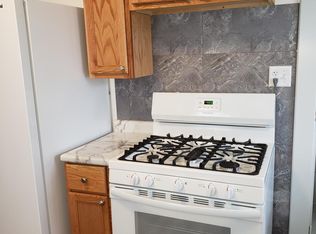 1003 69th St, Kenosha, WI 53143