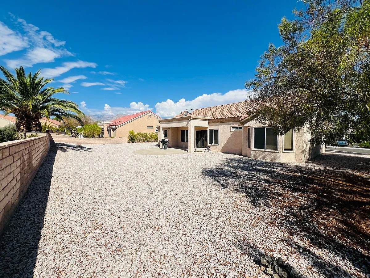 Building Photo - 8825 Stoney Point Dr
