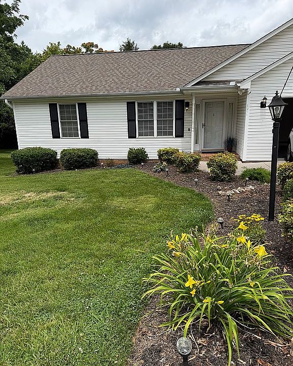 1st image of 2903 Large Oak Ln