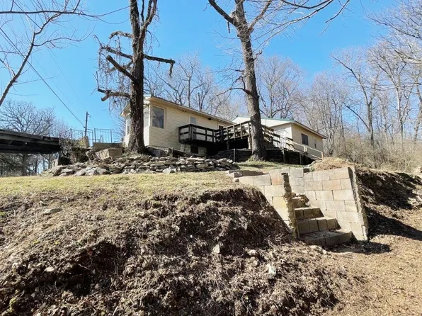 13734 Canal St, Rogers, AR 72758