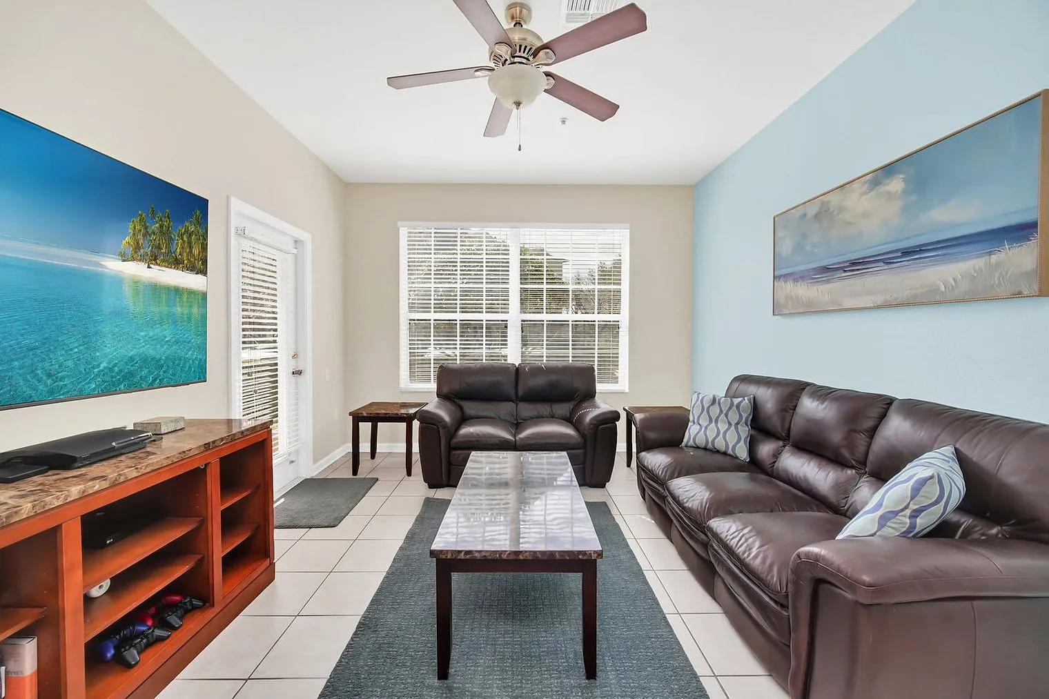 3 bed, 2.0 bath, 1399 sqft, $2,948 — Photo 1