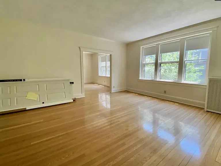 14 Alton Pl #3 — Photo 2