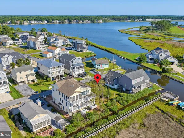 674 Tingle Ave, Bethany Beach, DE 19930