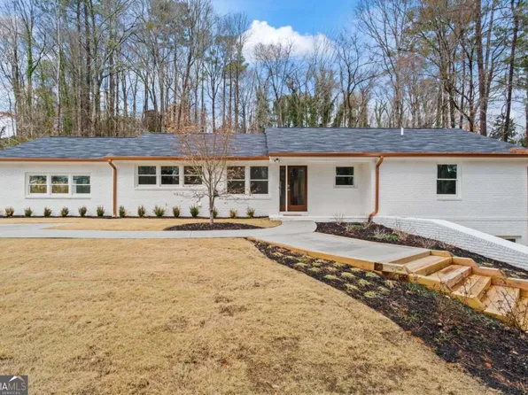 670 Riverside Rd, Roswell, GA 30075