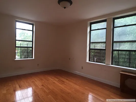 Rented by Sovereign Associates | media 6