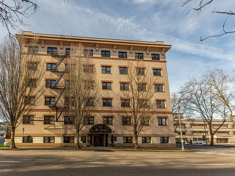 The Gentry Apartments — Photo 4
