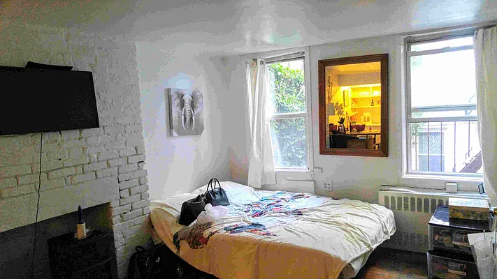 Rented by Downtown Mgt & Realty LLC | media 12