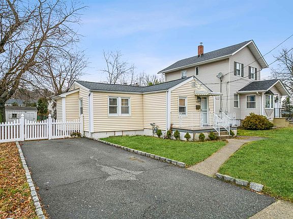 3rd image of 630 Harvard St #1