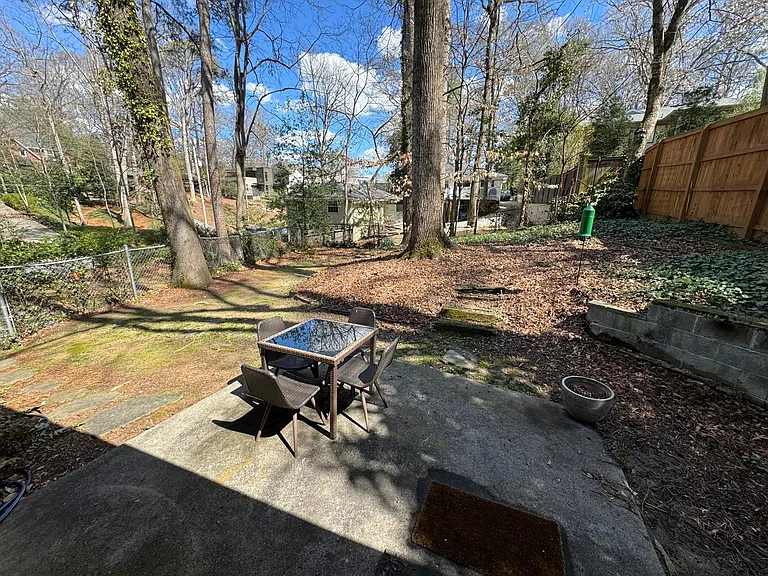 1805 Piedmont Way NE #B — Photo 11