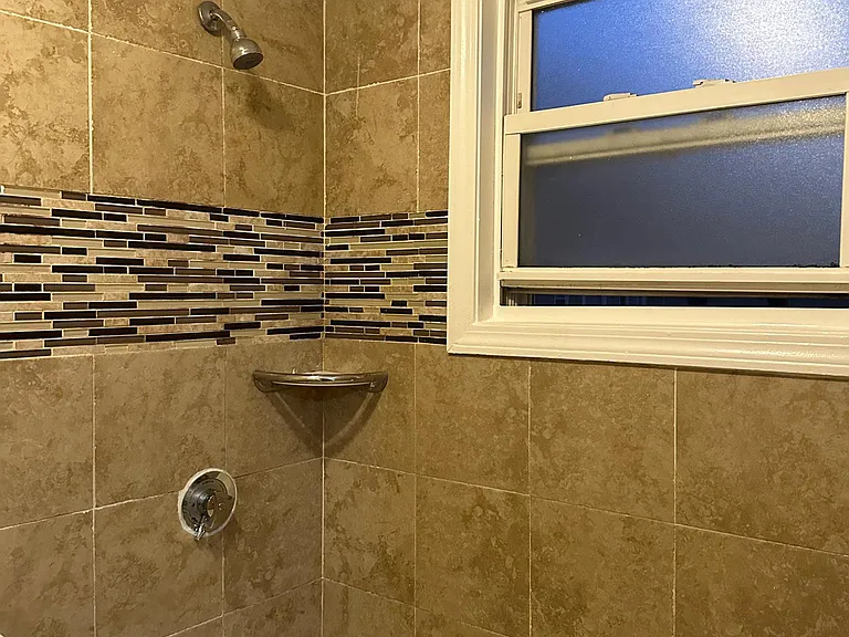 1198 N Main St #1 — Photo 8