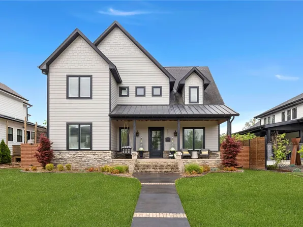 722 NE 2nd St, Bentonville, AR 72712