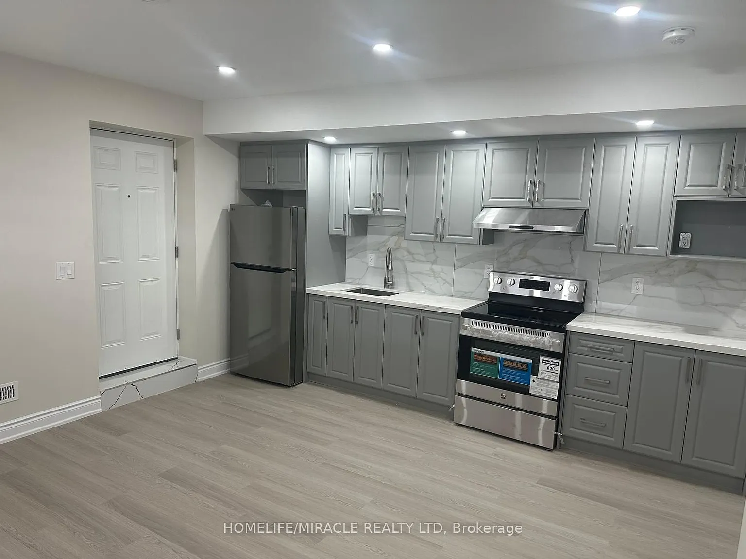 2 bed, $2,050 — Photo 2