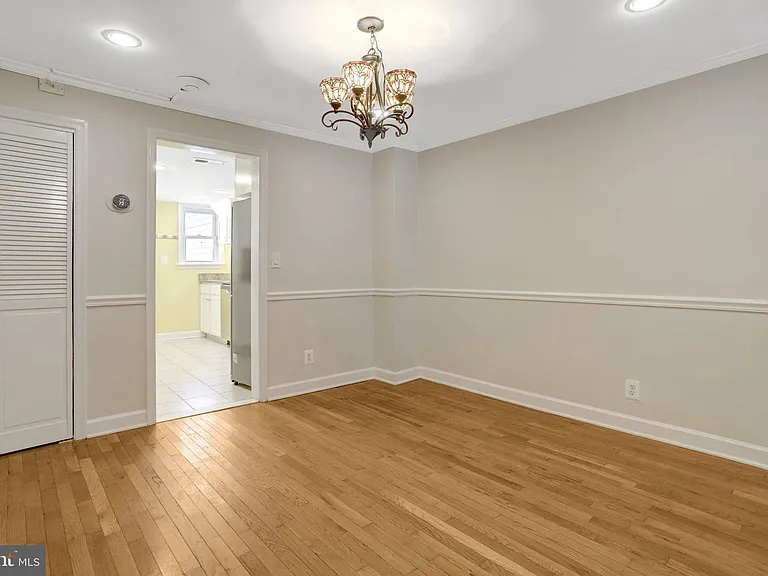 619 N Henry St — Photo 12
