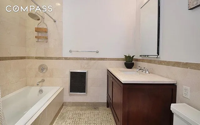 Rented by Compass | media 40