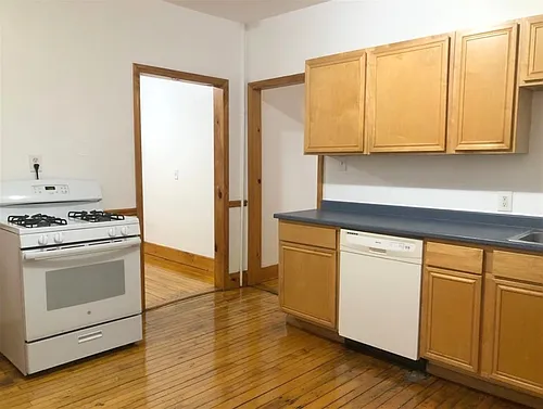 189 Lowell St Photo 1
